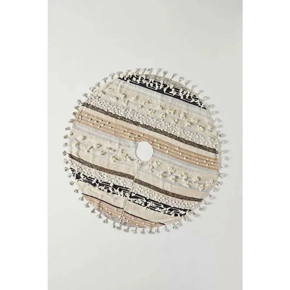 New Anthropologie All Roads Design Textured Christmas Tree Skirt